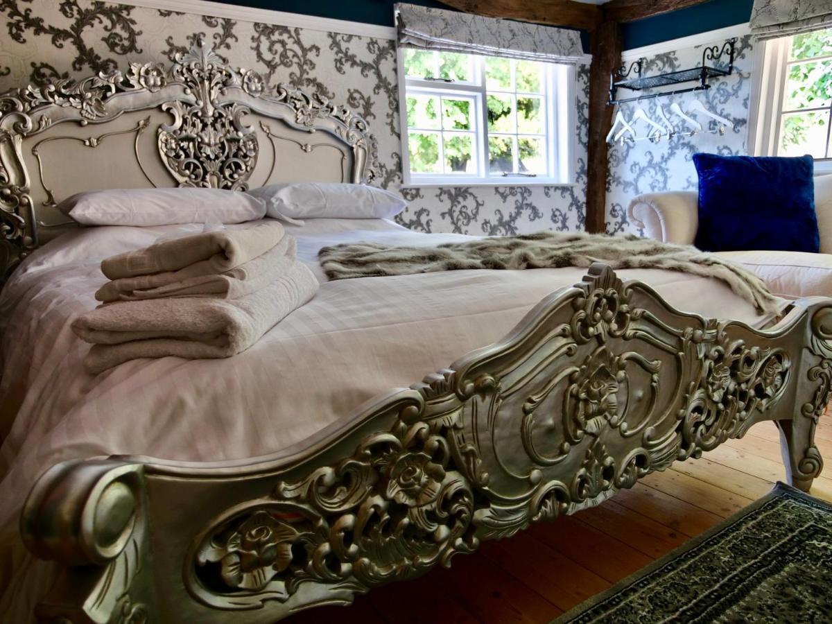 Luxury 9 Bed Manor House Hot Tub Cinema Room Skytv 萨弗伦沃尔登 外观 照片