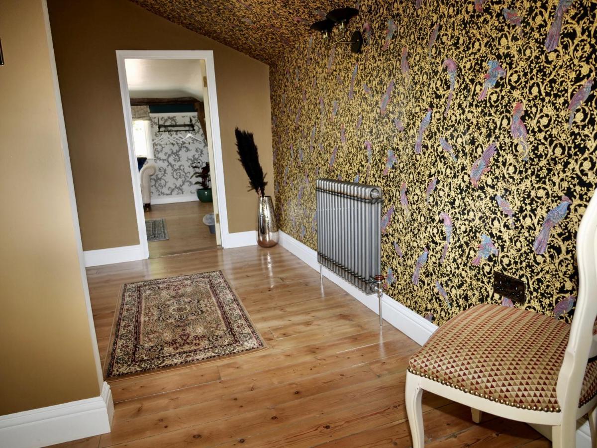 Luxury 9 Bed Manor House Hot Tub Cinema Room Skytv 萨弗伦沃尔登 外观 照片